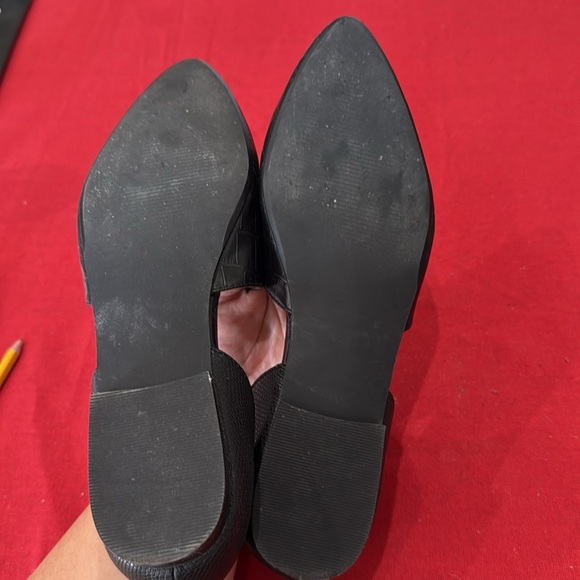 Steve Madden Black Flats Sleek Minimalist Design - Picture 4 of 4